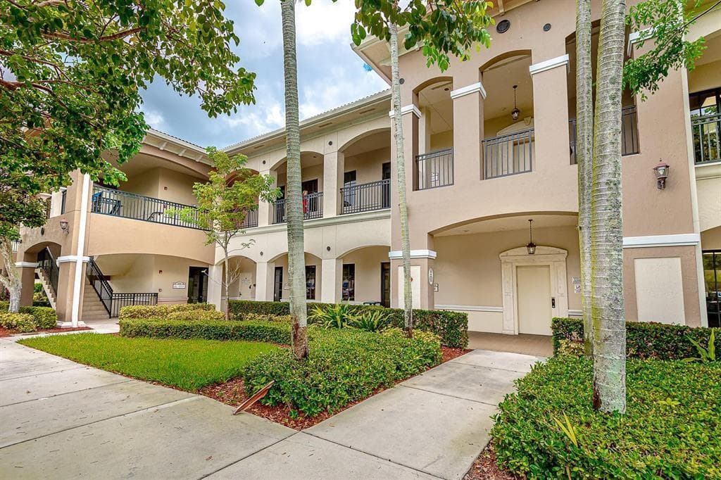 7301 Wiles Road # 203, Coral Springs FL 33067 photo 2