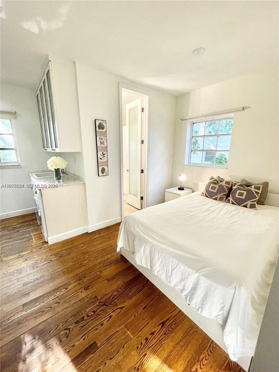 439 15th St # 18, Miami Beach, FL 33139 photo 2
