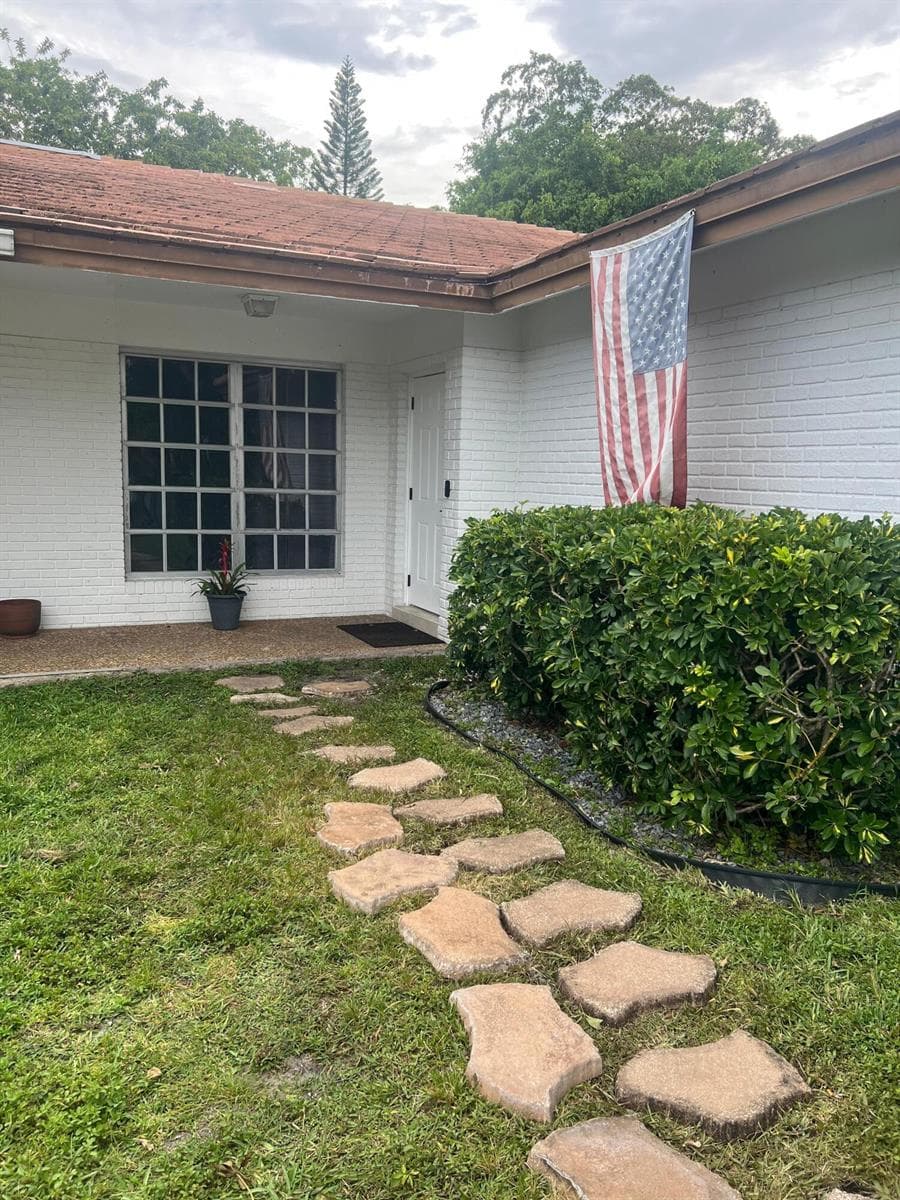 8586 NW 23rd Manor, Coral Springs FL 33065 photo 2