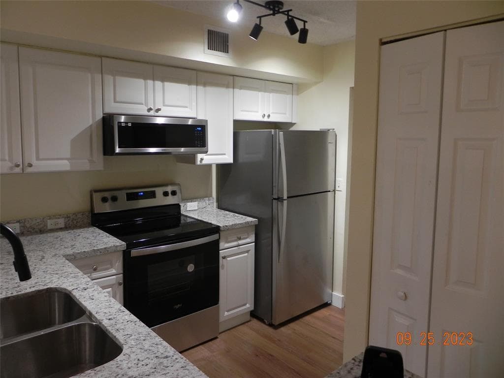 577 SW 111th Lane # 204, Pembroke Pines FL 33025 photo 2