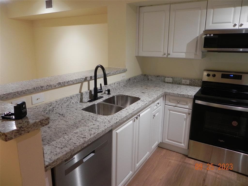 577 SW 111th Lane # 204, Pembroke Pines FL 33025 photo 3