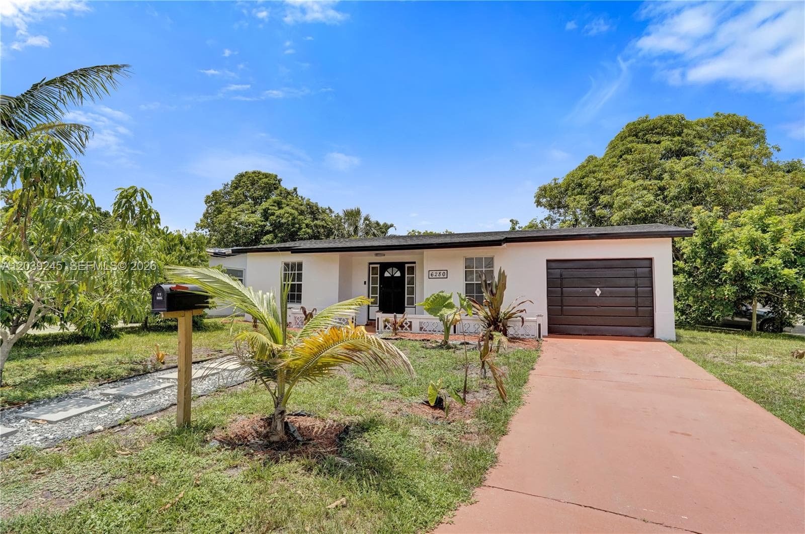 6280 SW 8th Pl, North Lauderdale FL 33068 photo 2