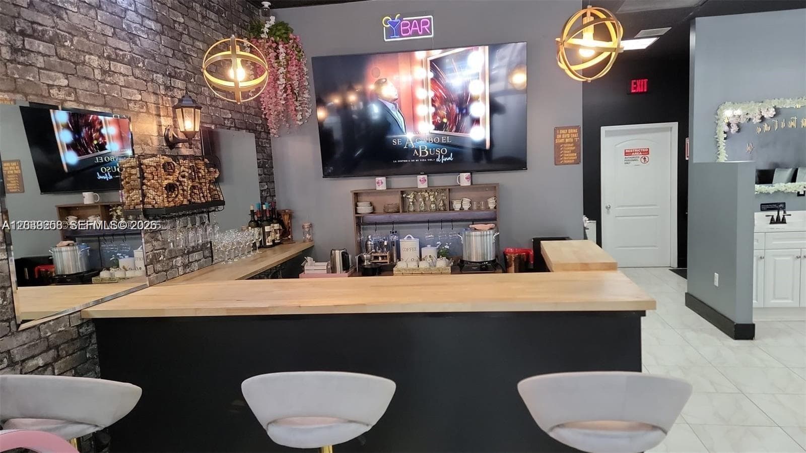 5220 Coconut Creek Pkwy, Margate FL 33063 photo 3
