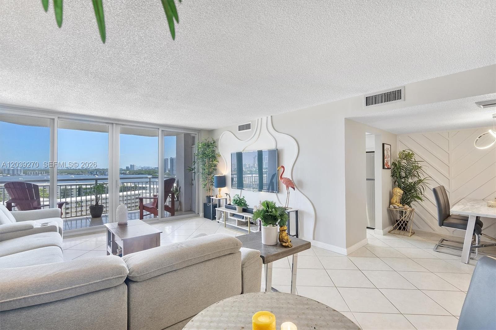 18031 Biscayne Blvd # 1401, Aventura FL 33160 photo 4