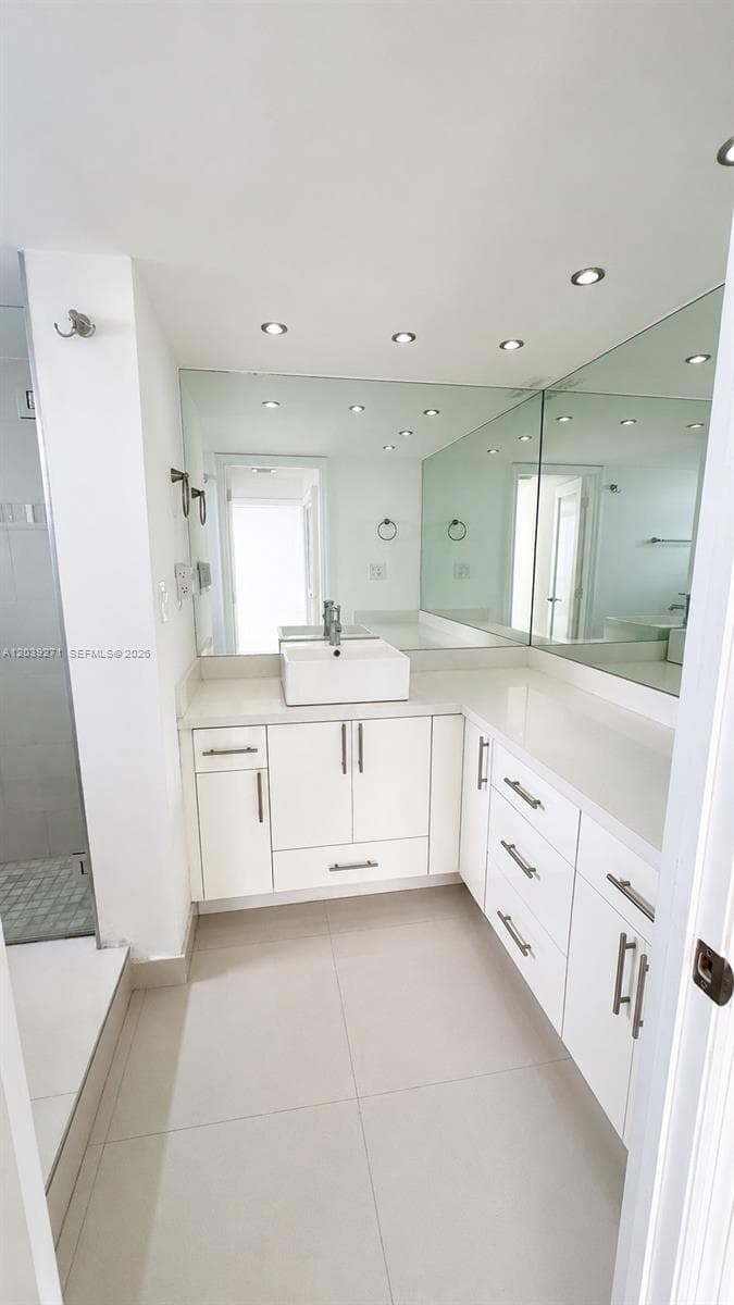6039 Collins Ave # 401, Miami Beach, FL 33140 photo 4