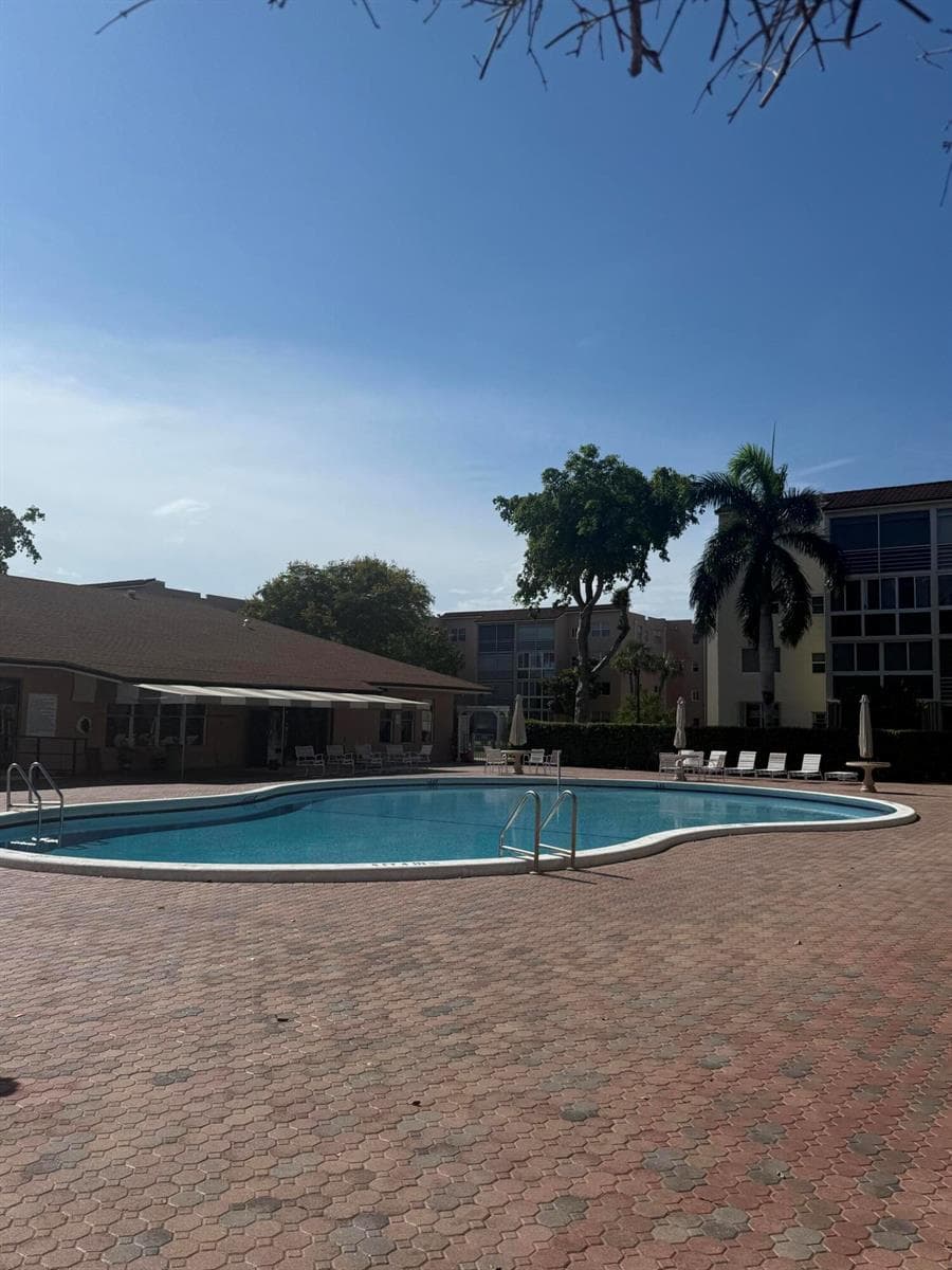 2811 Somerset Drive # 118, Lauderdale Lakes FL 33311 photo 3