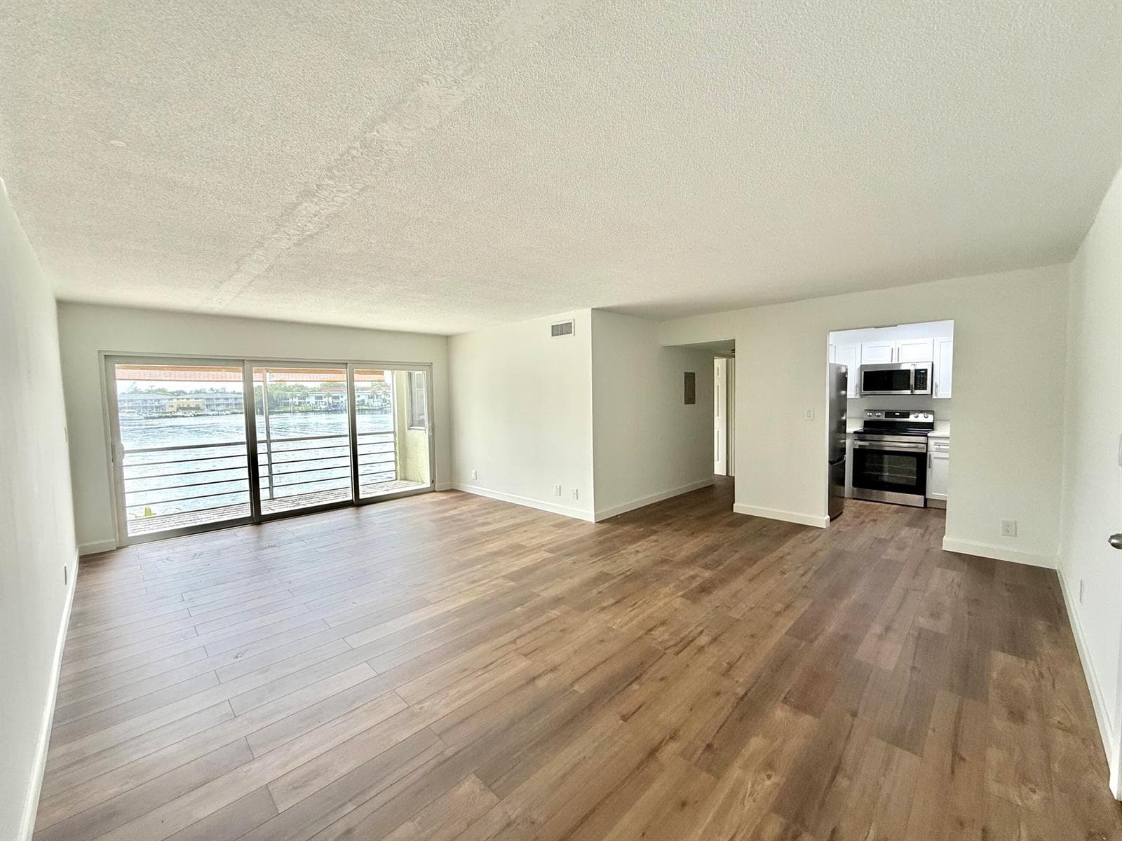 412 Northlake Court Apt 5, North Palm Beach FL 33408 photo 2