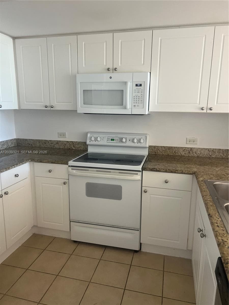 19501 W Country Club Dr # 611, Aventura FL 33180 photo 3