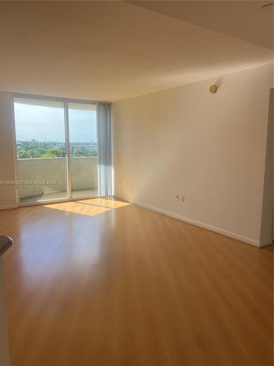 19501 W Country Club Dr # 611, Aventura FL 33180 photo 5