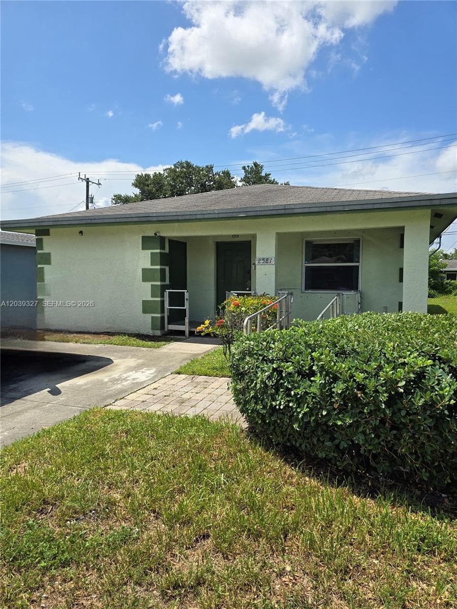 2581 NW 15th Ct, Fort Lauderdale FL 33311