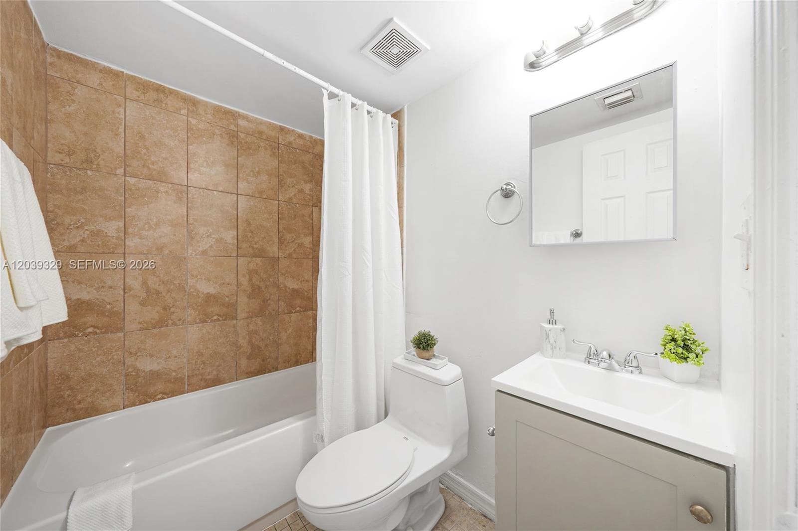 510 NW 24th Ave # 24, Fort Lauderdale FL 33311 photo 4