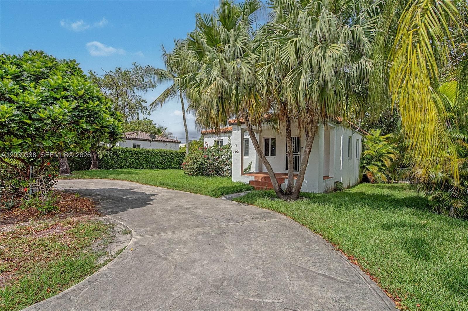 702 Boabadilla, Coral Gables FL 33134 photo 3