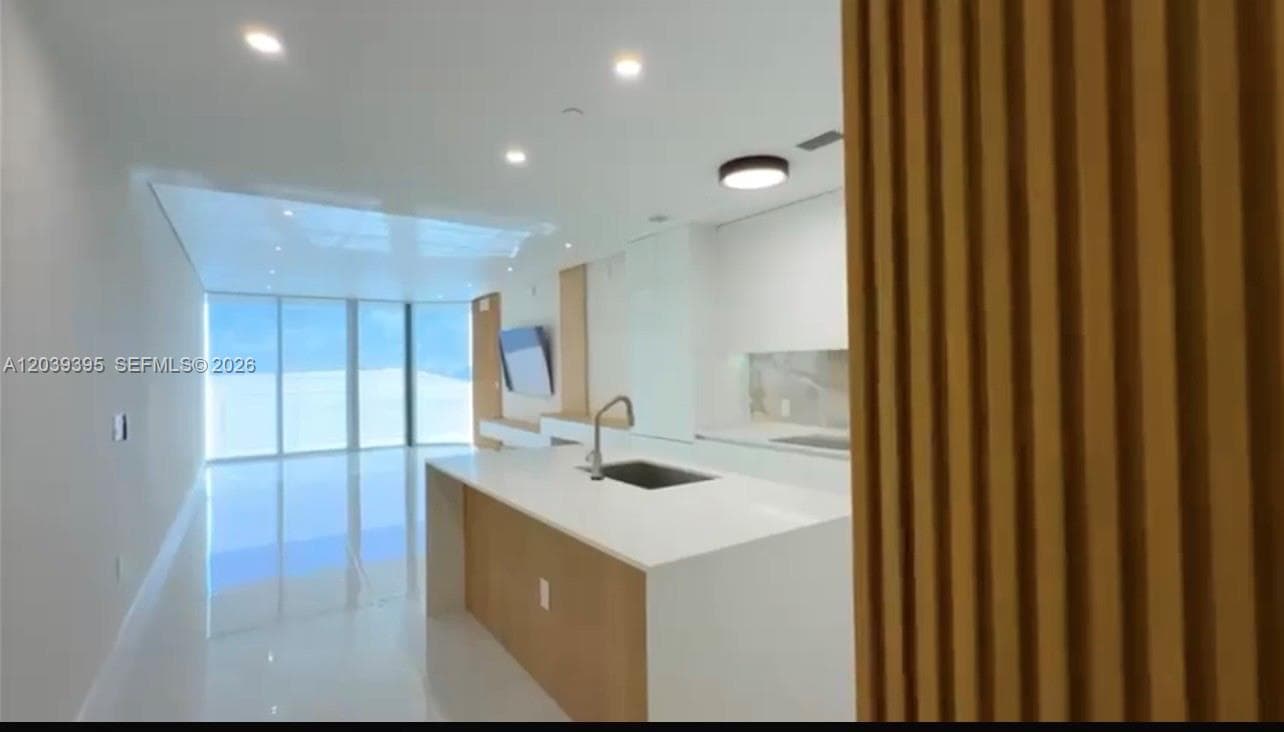700 NE 24th St # 1505, Miami FL 33137 photo 5