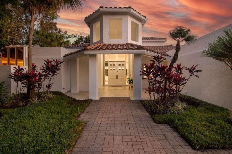 1084 Seagull Park Road S, West Palm Beach FL 33411 photo 2