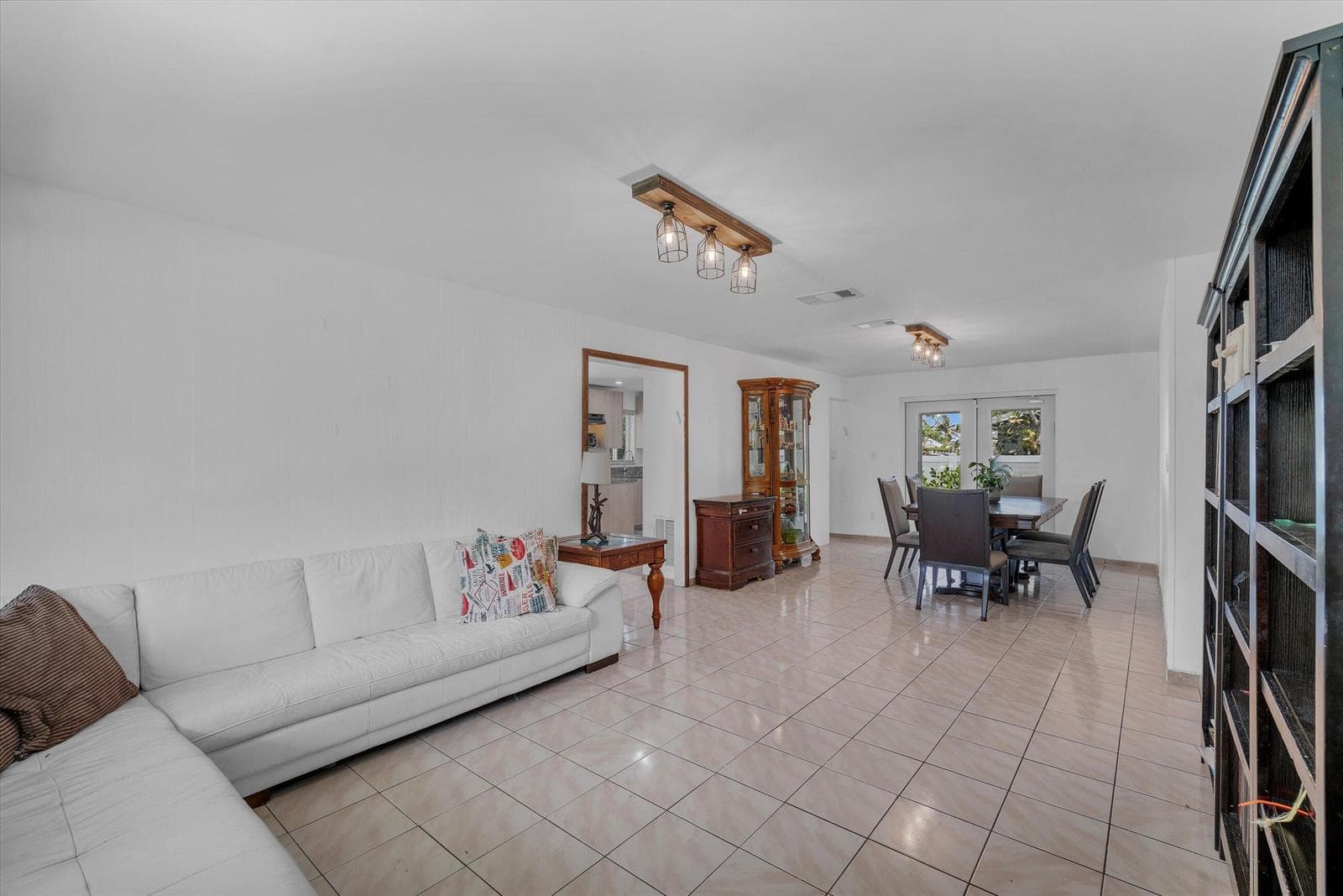 7321 Cody Street, Hollywood FL 33024 photo 3
