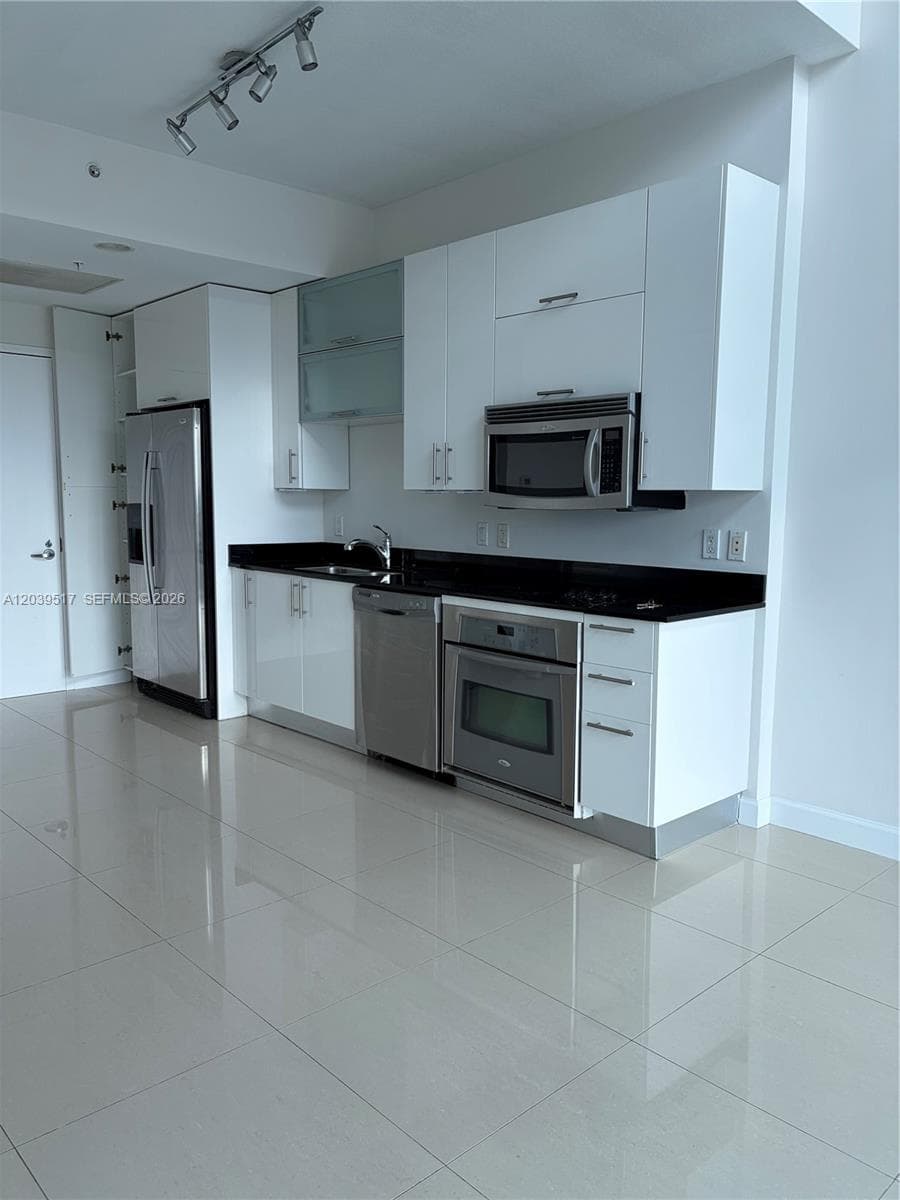 60 SW 13th St # 2819, Miami FL 33130 photo 3