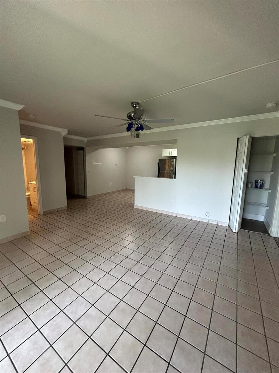 450 W Palm Cir Circle W # 103, Pembroke Pines FL 33025 photo 5