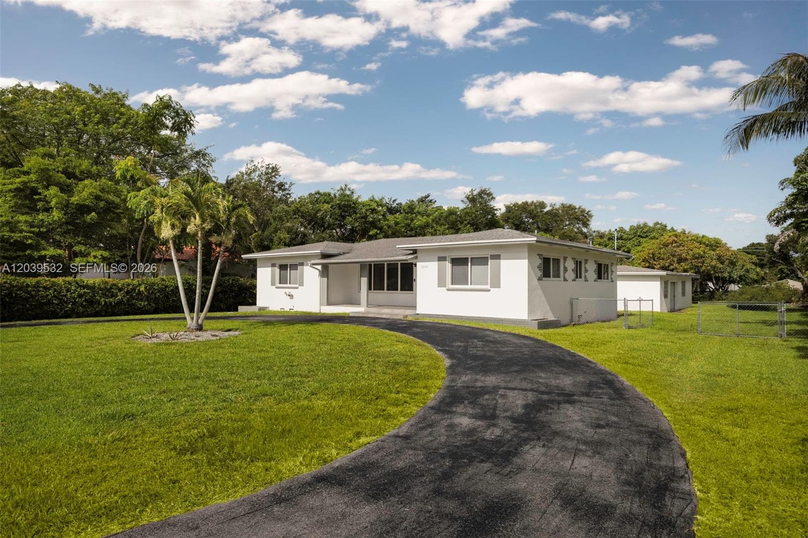 7840 SW 71st Ave, Miami FL 33143 photo 2