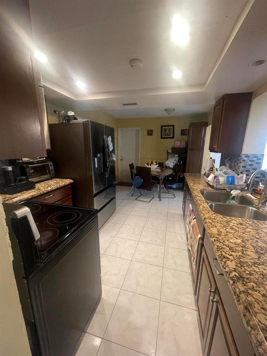 5706 NW 68th Terrace, Tamarac FL 33321 photo 2
