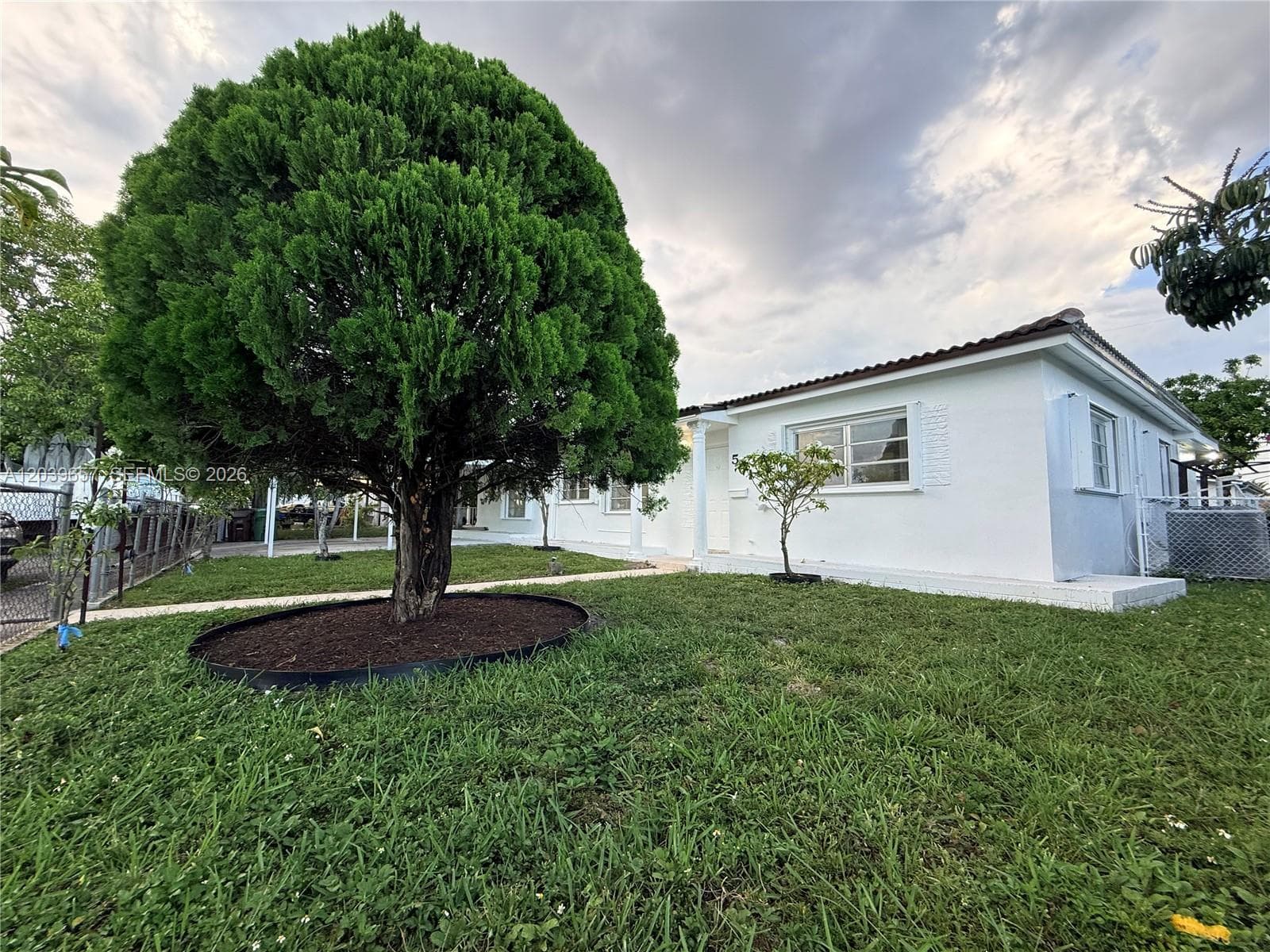 561 W 39th St # n/a, Hialeah FL 33012 photo 4