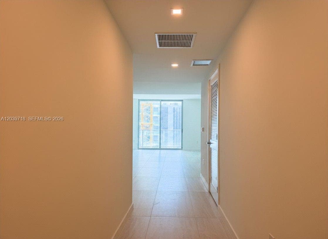 77 SE 5th St # 1903, Miami FL 33131 photo 3