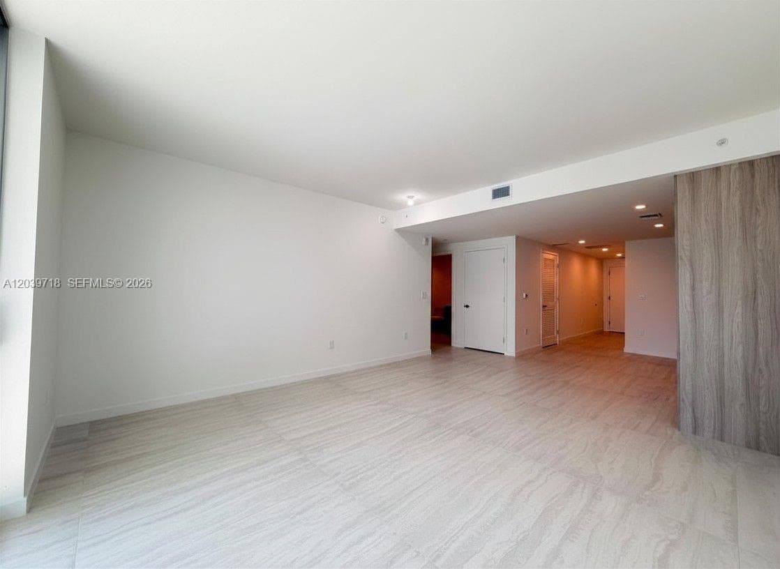 77 SE 5th St # 1903, Miami FL 33131 photo 4