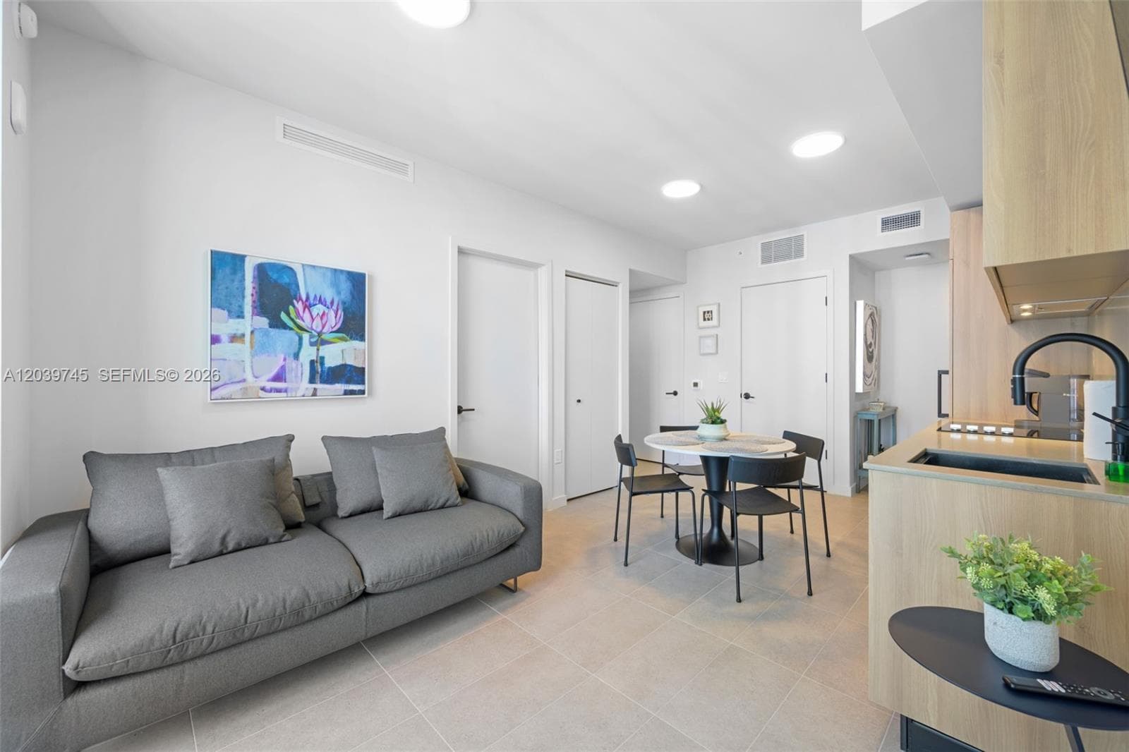 121 NE 5th St # 3006, Miami, FL 33132 photo 3