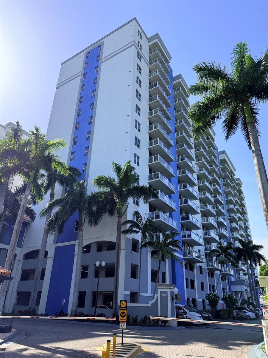 5077 NW 7th Street # 914, Miami FL 33126 photo 2