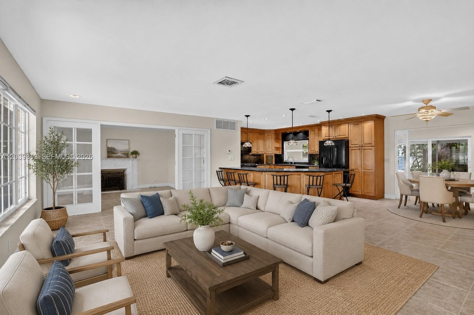 5511 Taylor St, Hollywood FL 33021 photo 2