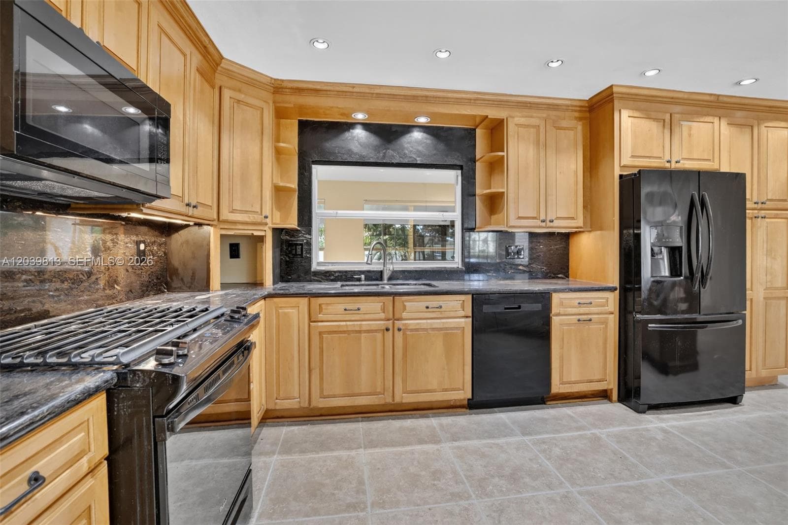 5511 Taylor St, Hollywood FL 33021 photo 3