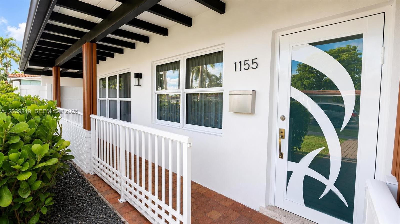 1155 Hayes St, Hollywood FL 33019 photo 2
