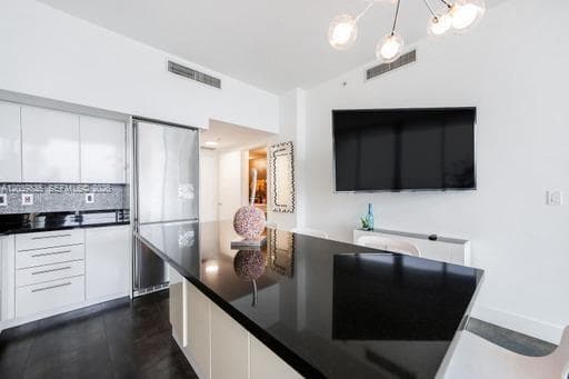 92 SW 3rd St # 5108, Miami FL 33130 photo 3