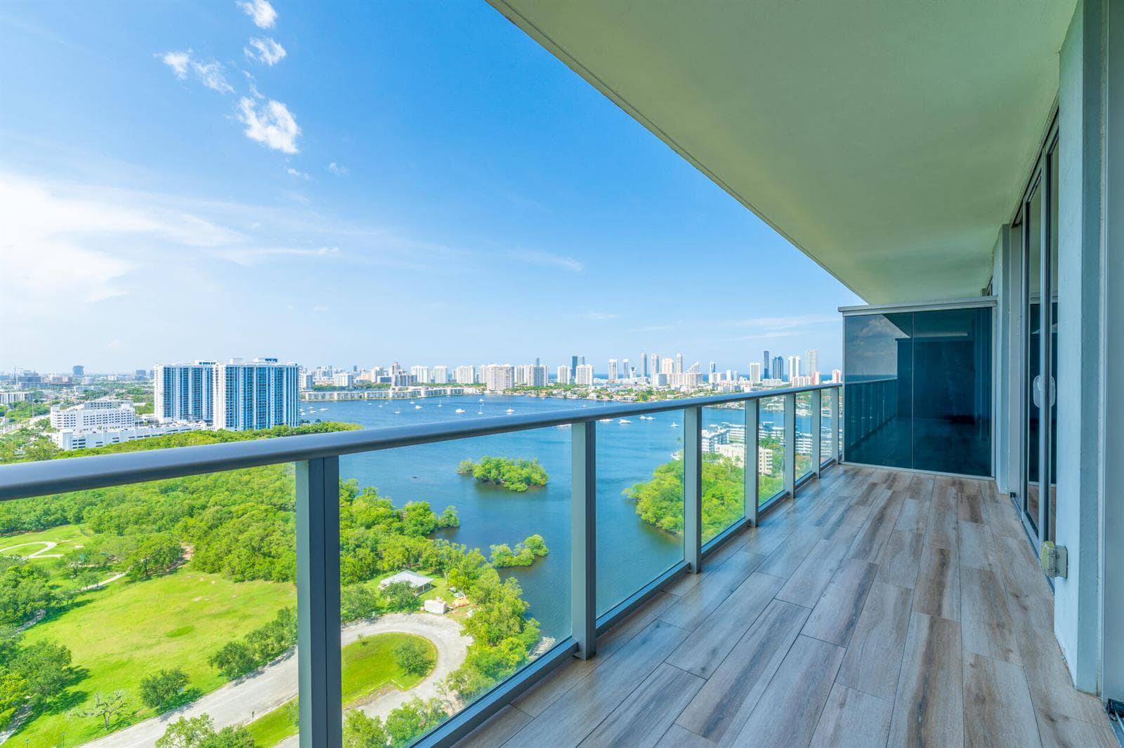 16385 Biscayne Boulevard # 2502, North Miami Beach FL 33160 photo 2