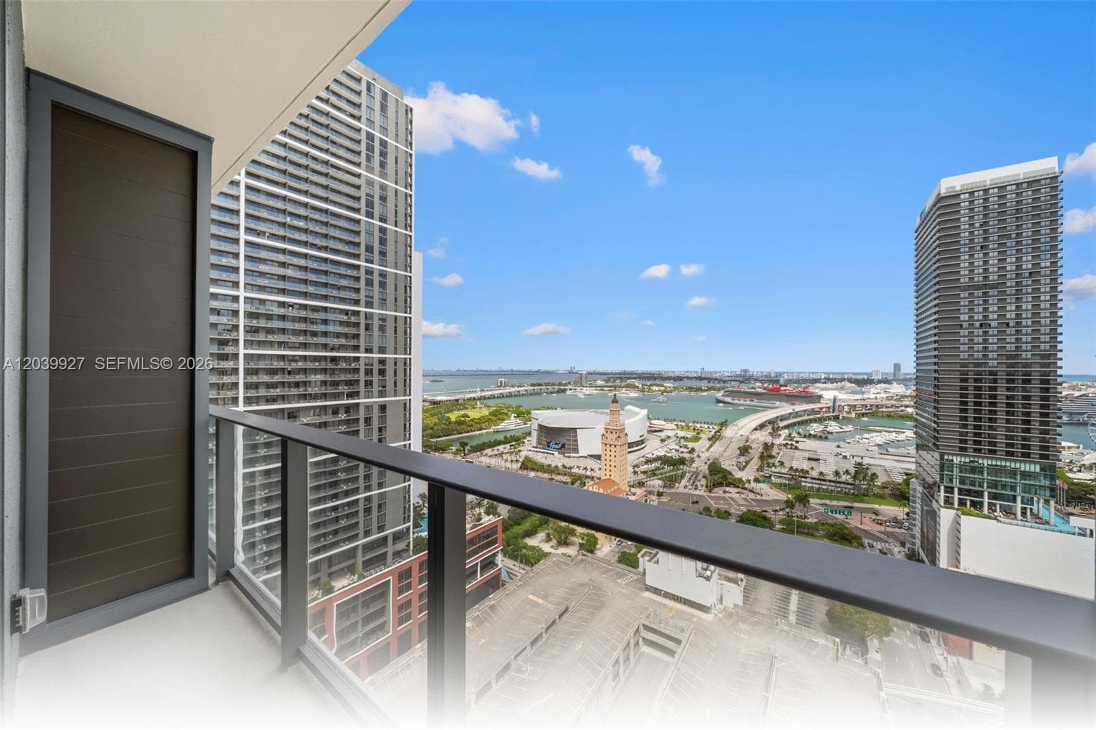 121 NE 5th St # 3200, Miami FL 33132