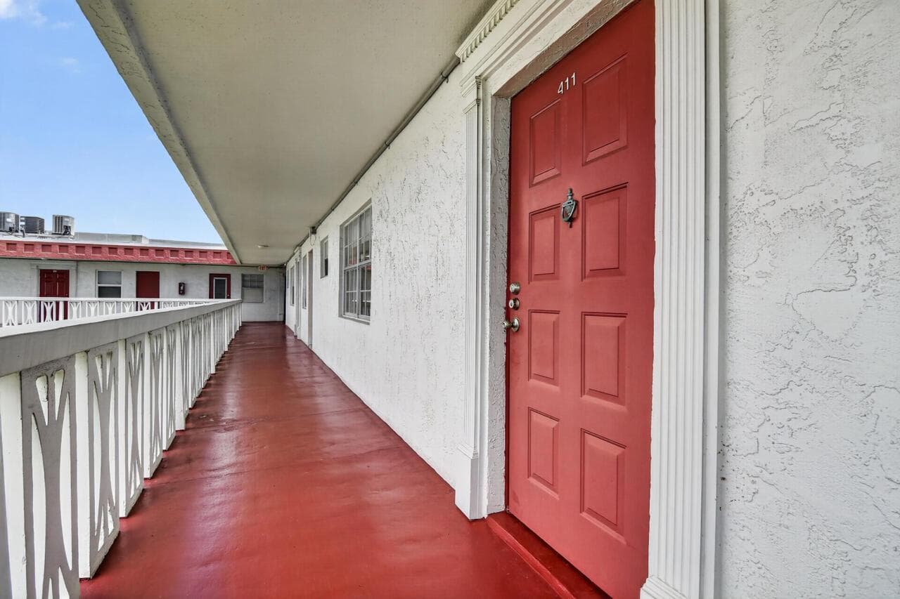 4140 NW 44th Avenue # 411, Lauderdale Lakes FL 33319 photo 3