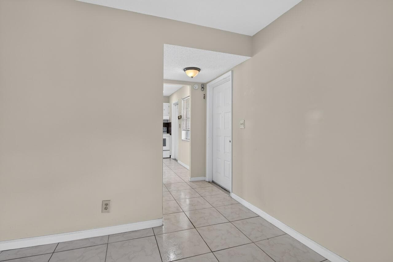 4140 NW 44th Avenue # 411, Lauderdale Lakes FL 33319 photo 5