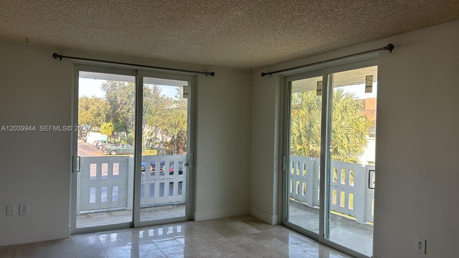 919 Hillcrest Dr # 201, Hollywood FL 33021 photo 2