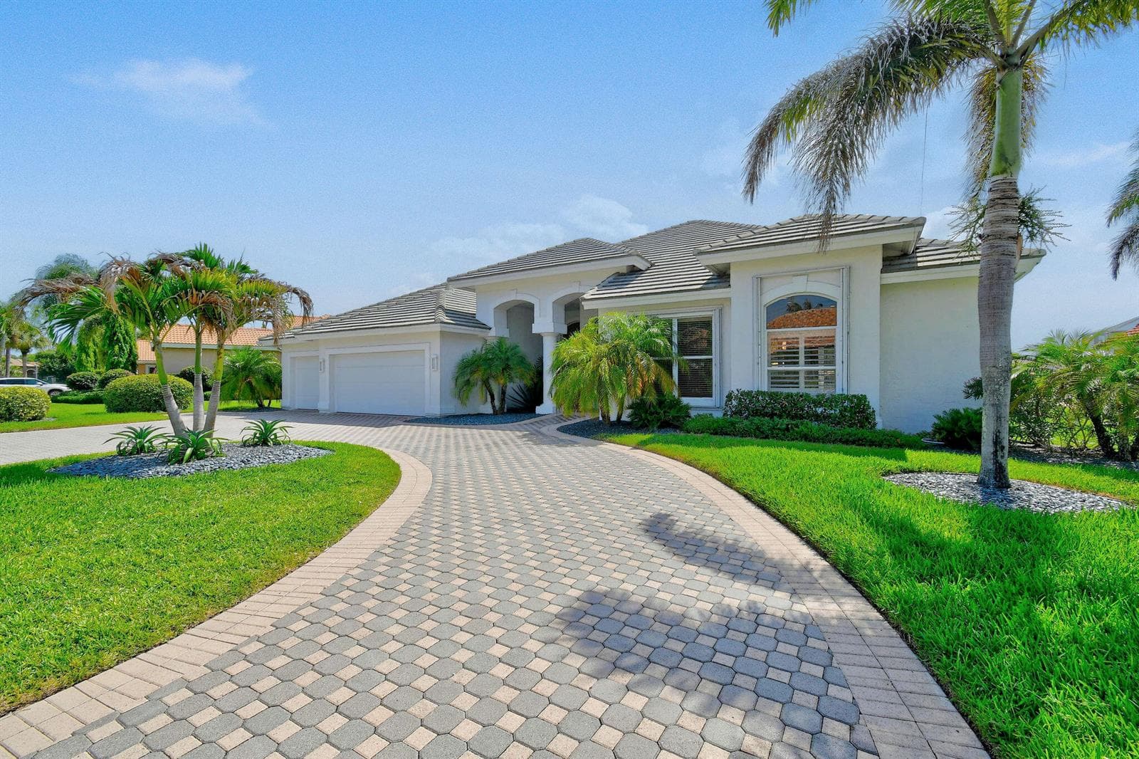 8091 SE Woodlake Lane W, Hobe Sound FL 33455 photo 3