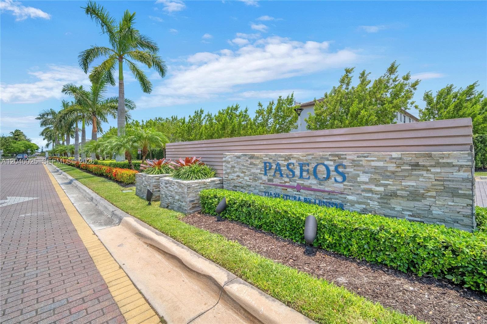 670 NE 207th St, Miami FL 33179 photo 4