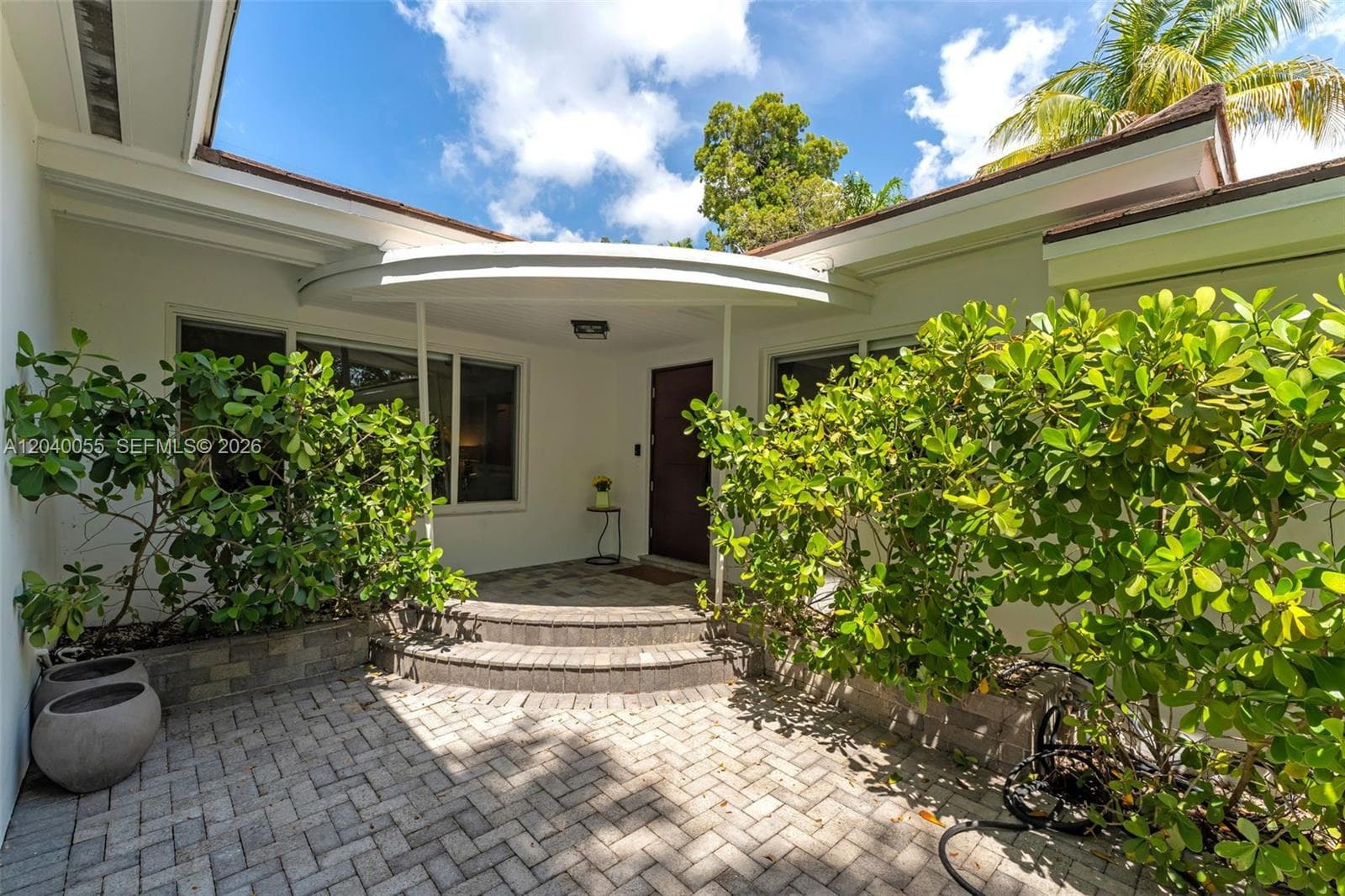 8 Pinta Rd, Miami FL 33133 photo 2
