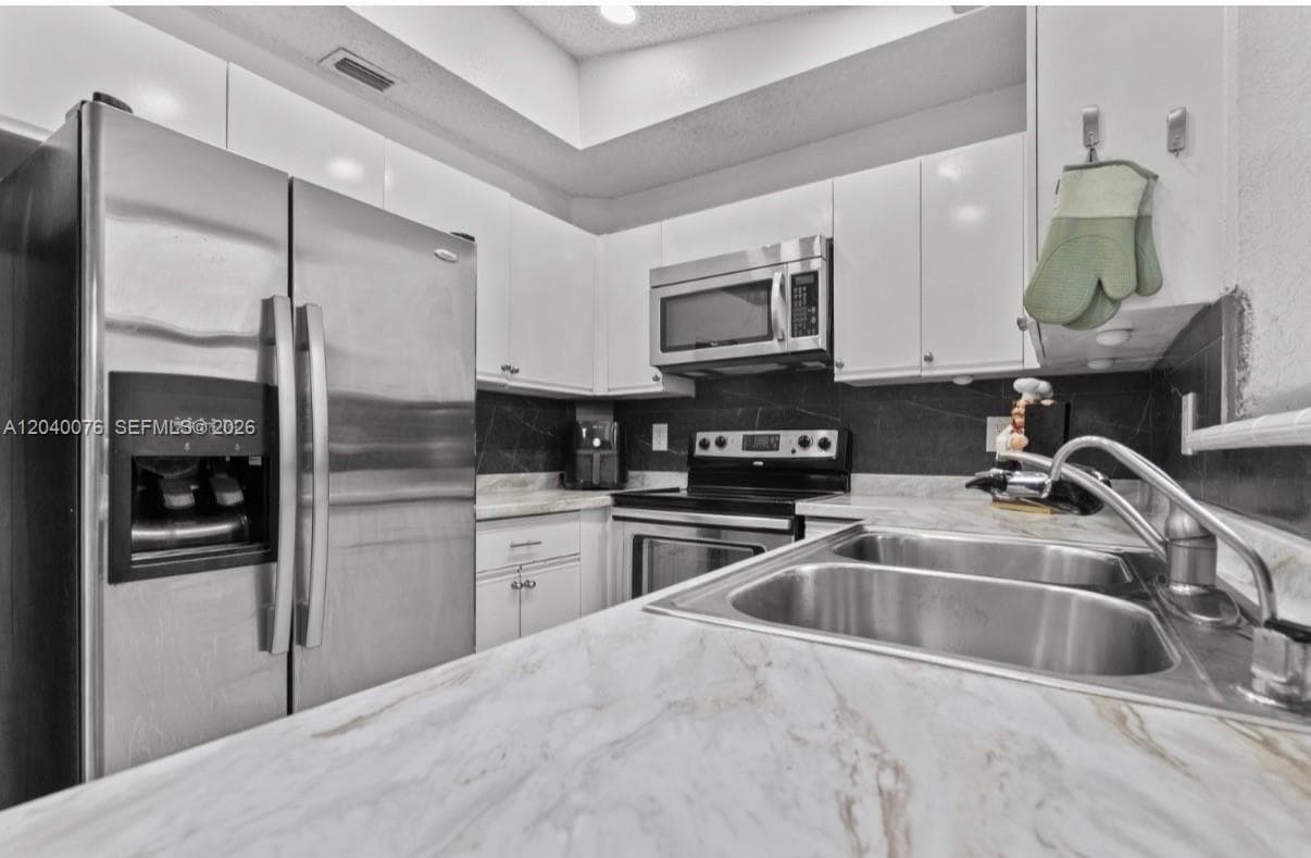 3539 W Inverrary Blvd W, Lauderhill FL 33319 photo 5