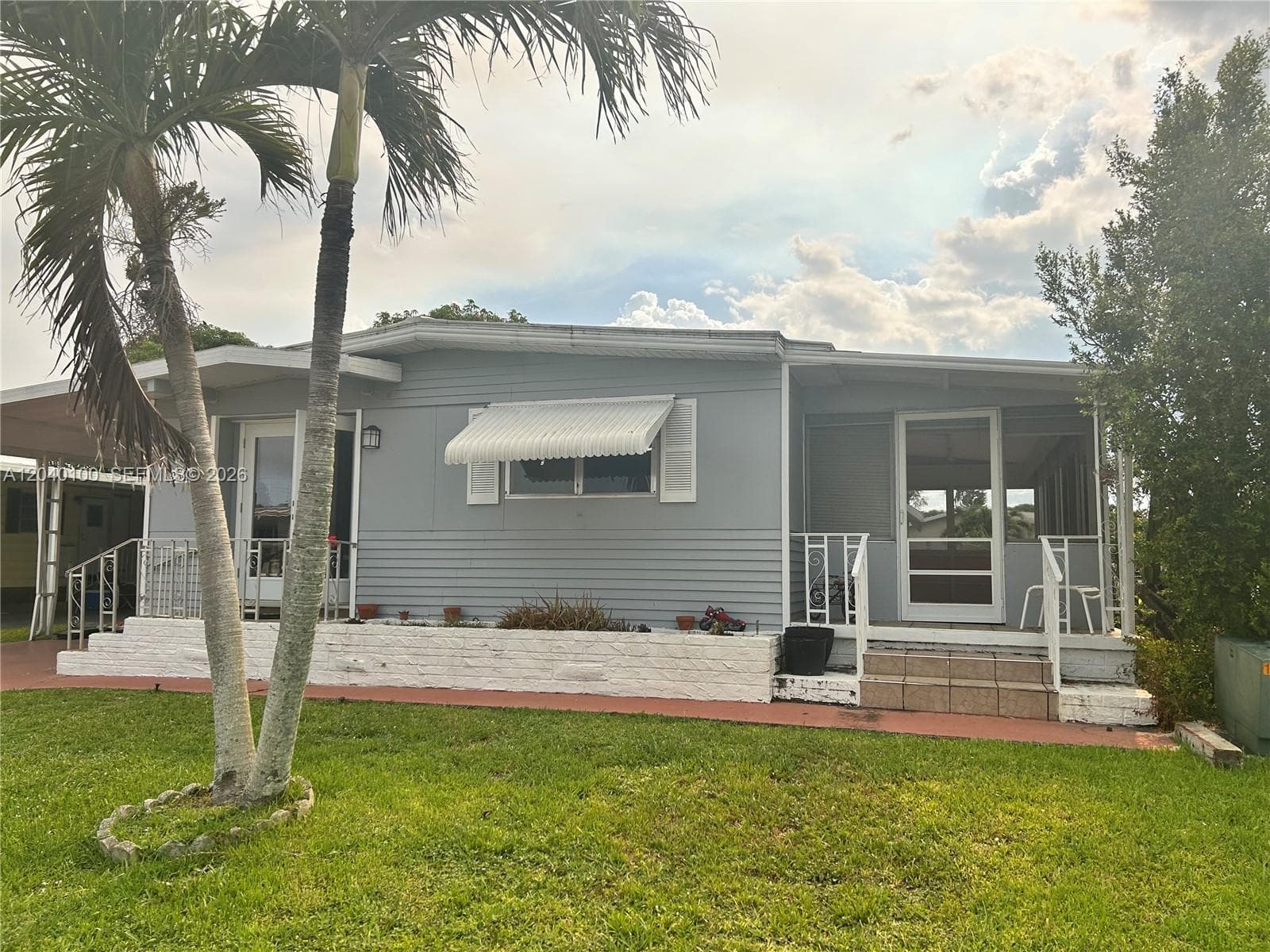 2341 SW 84th Ave, Davie FL 33324 photo 2