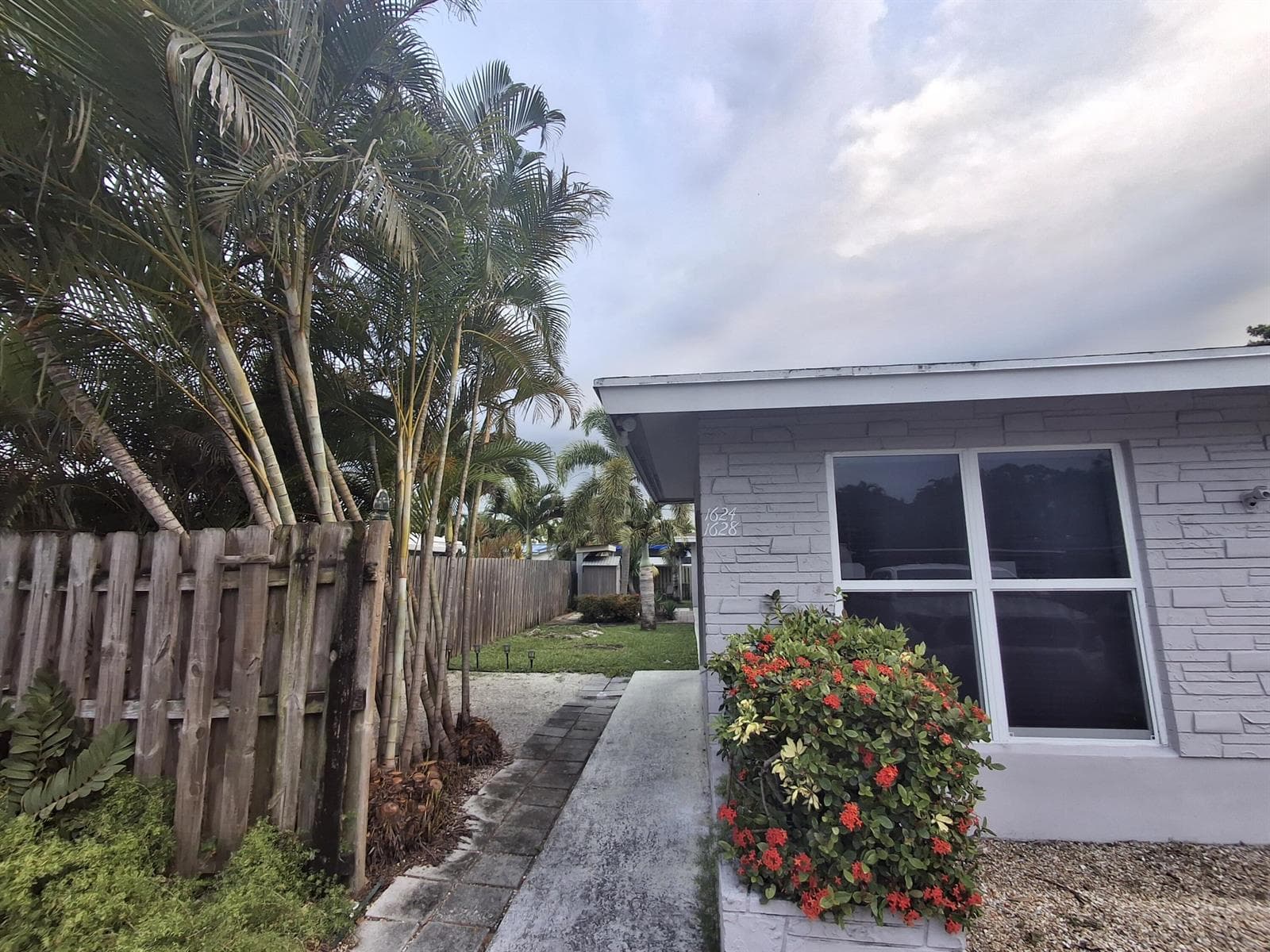 1624 NE 25th Street # 1624, Wilton Manors FL 33305 photo 2