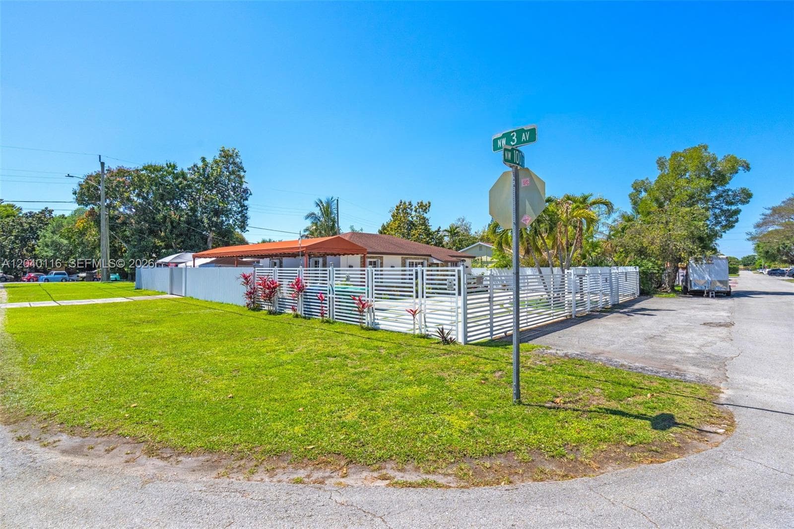 302 NW 100th St, Miami FL 33150 photo 2