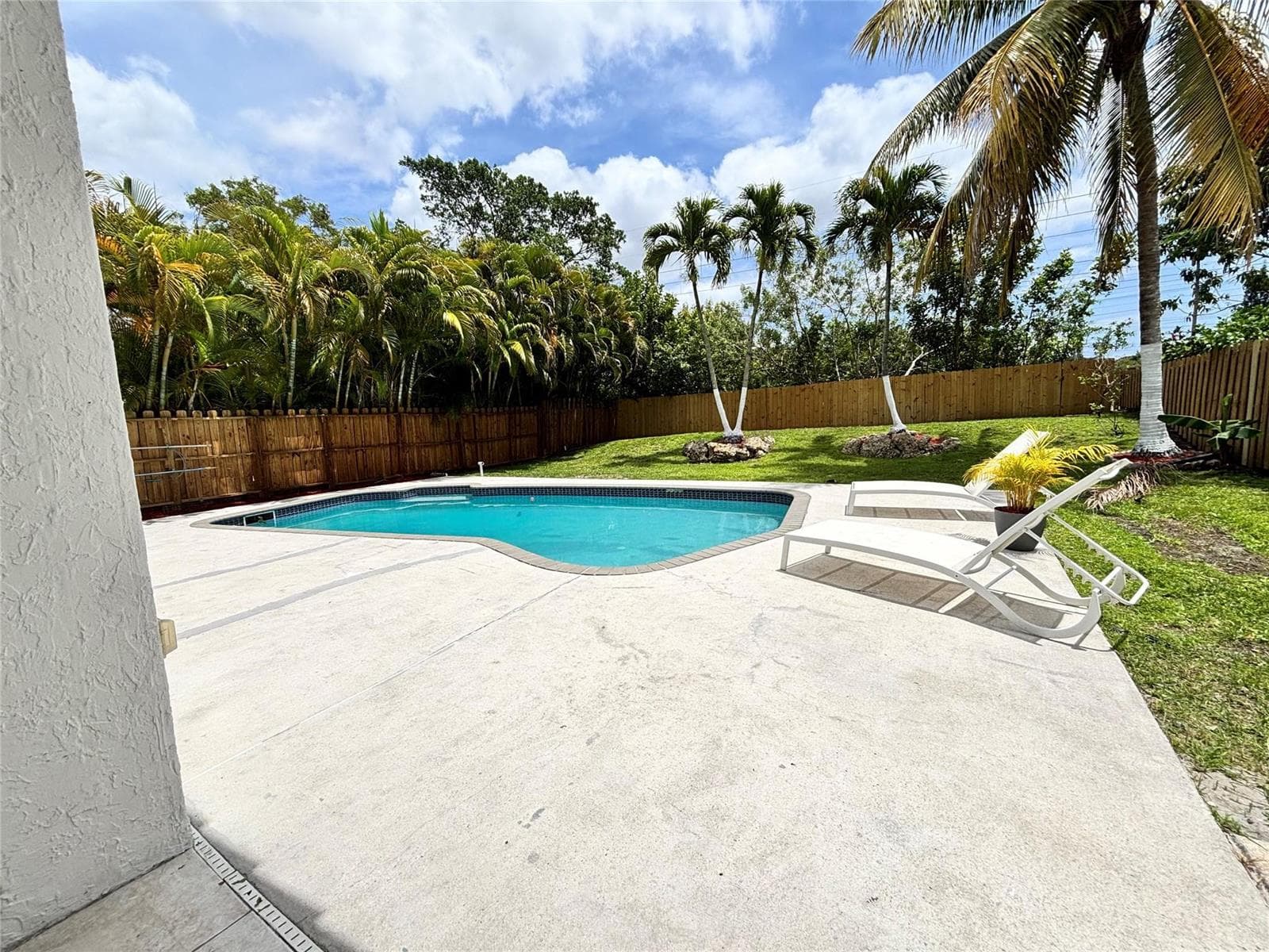 2990 NW 68th Avenue, Margate FL 33063 photo 4