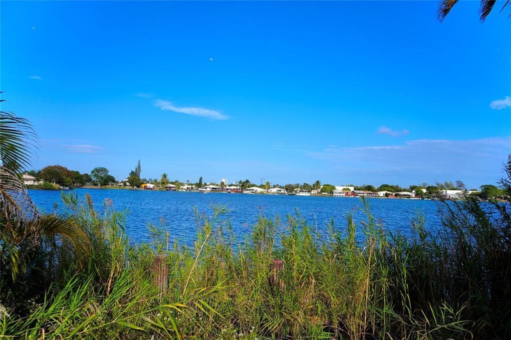 5600 N Park, Dania Beach FL 33312 photo 2