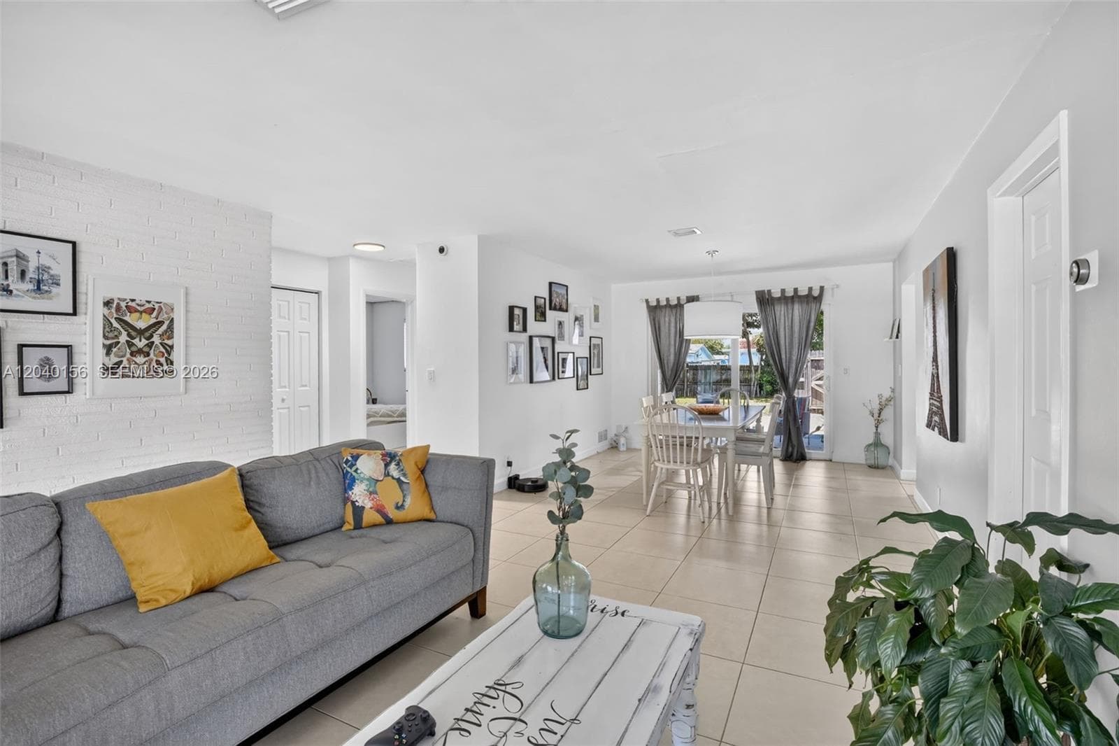 2220 N 40th Ave, Hollywood FL 33021 photo 3