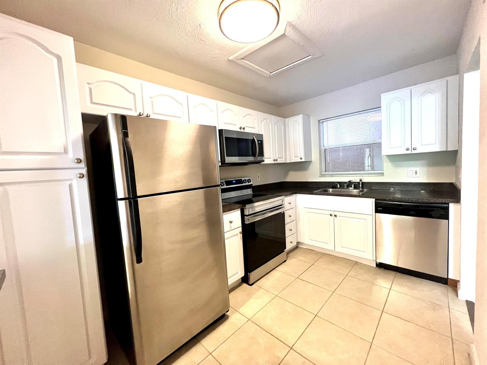 120 Sparrow Drive Apt 302, Royal Palm Beach FL 33411 photo 3