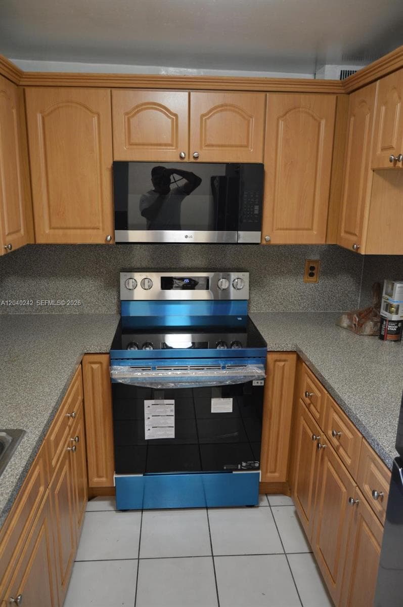 1910 W 56th St # 3312, Hialeah FL 33012 photo 3