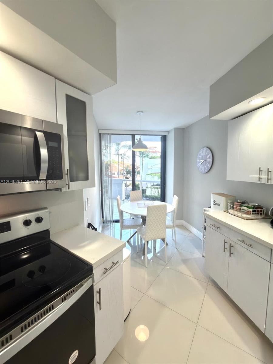 3610 Yacht Club Dr # 215, Aventura FL 33180 photo 4